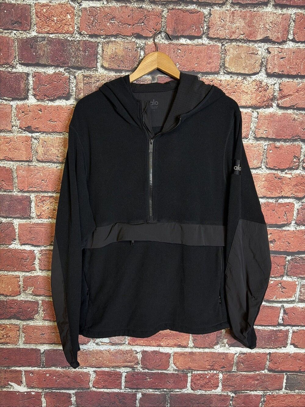 Alo Yoga Women’s Black Half Zip Hoodie w/ Pocket Size Large Black